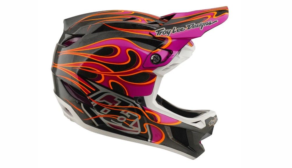 TLD D4 CARBON MIPS TORCHED CARBON / MAGENTA FEJVÉDŐ 