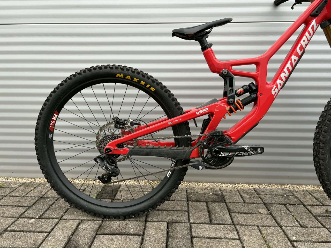 2024 Santa Cruz V10 X01 Carbon CC Downhill Kerékpár