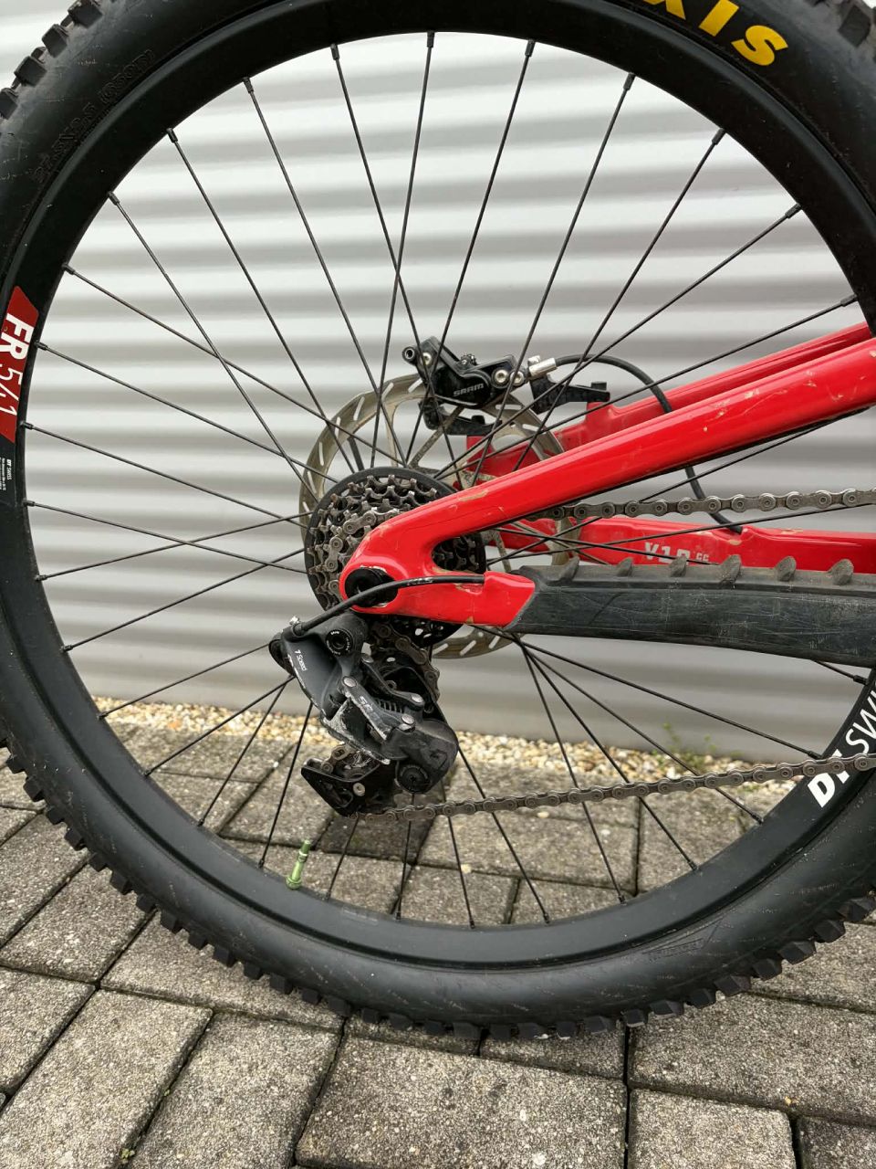 2024 Santa Cruz V10 X01 Carbon CC Downhill Kerékpár