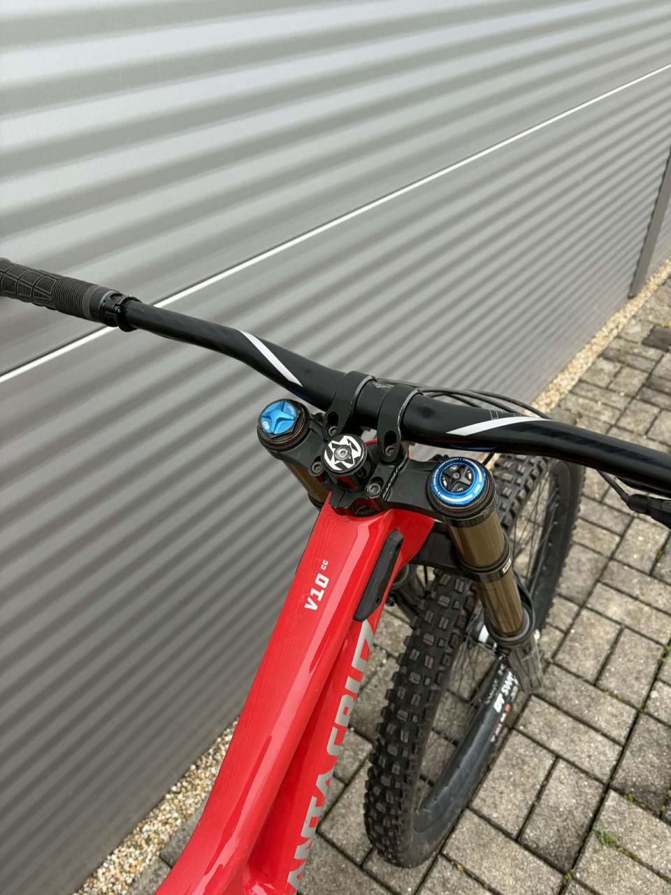 2024 Santa Cruz V10 X01 Carbon CC Downhill Kerékpár