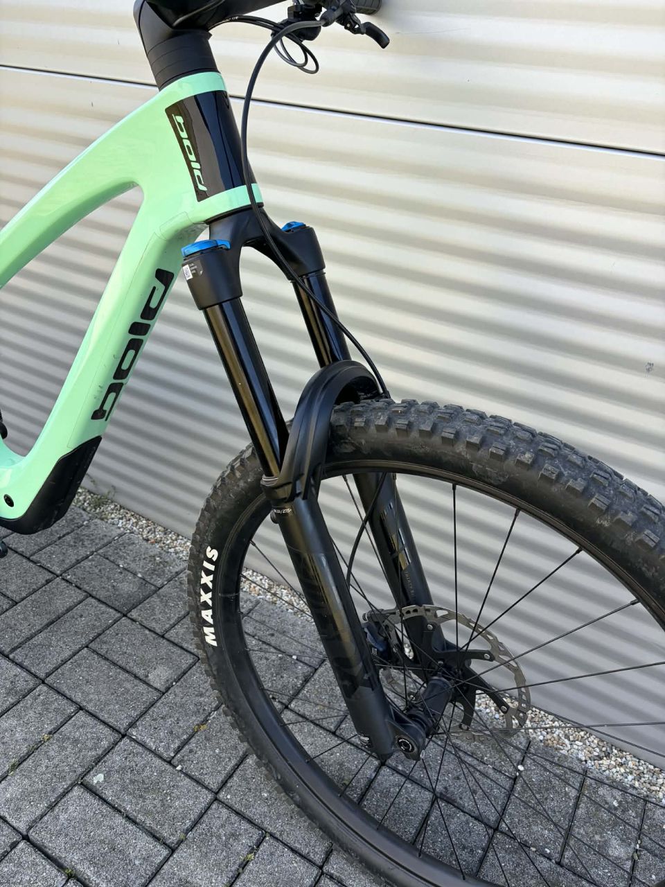 2024 BOLD Unplugged Pro Enduro Kerékpár