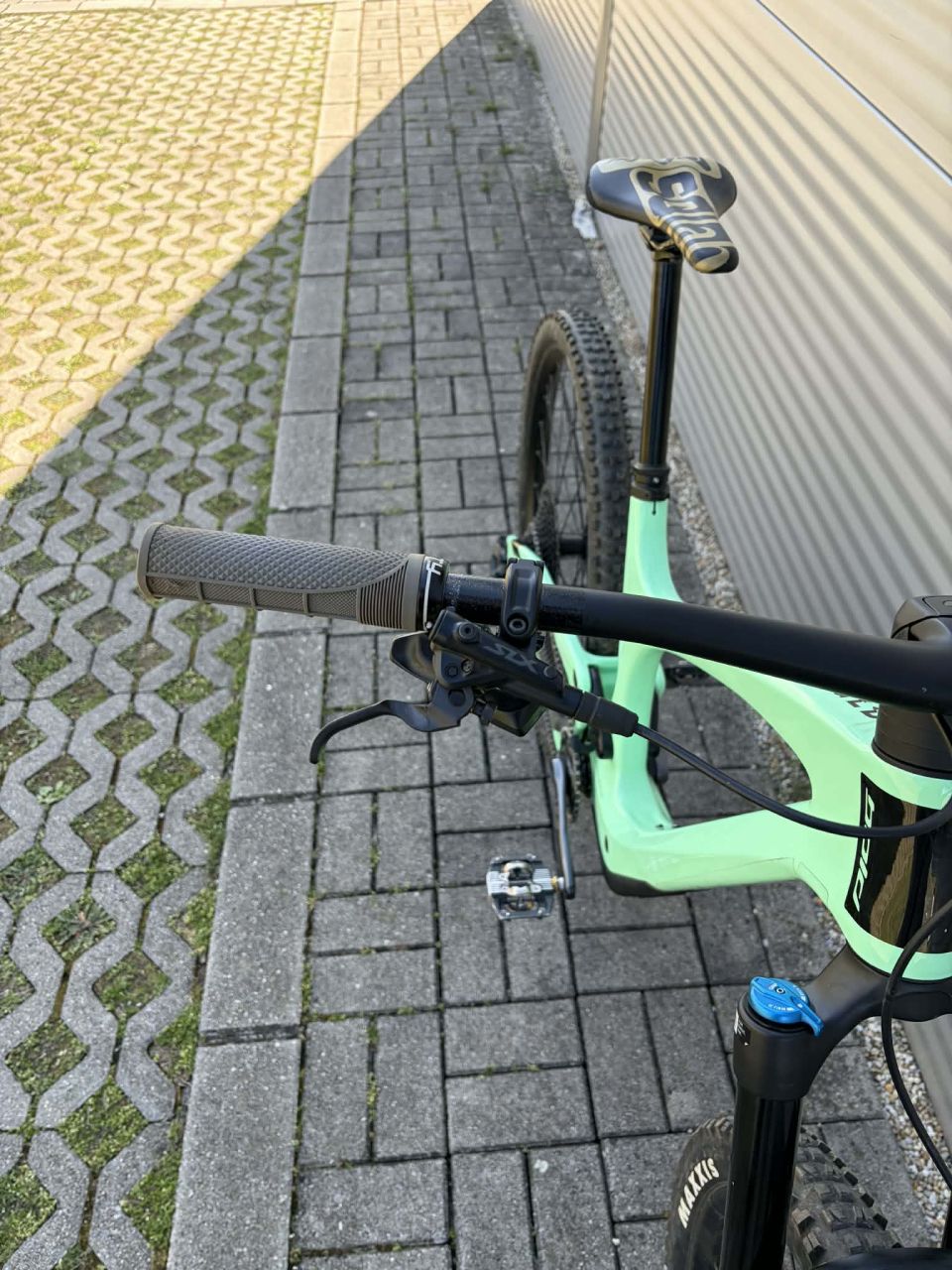 2024 BOLD Unplugged Pro Enduro Kerékpár