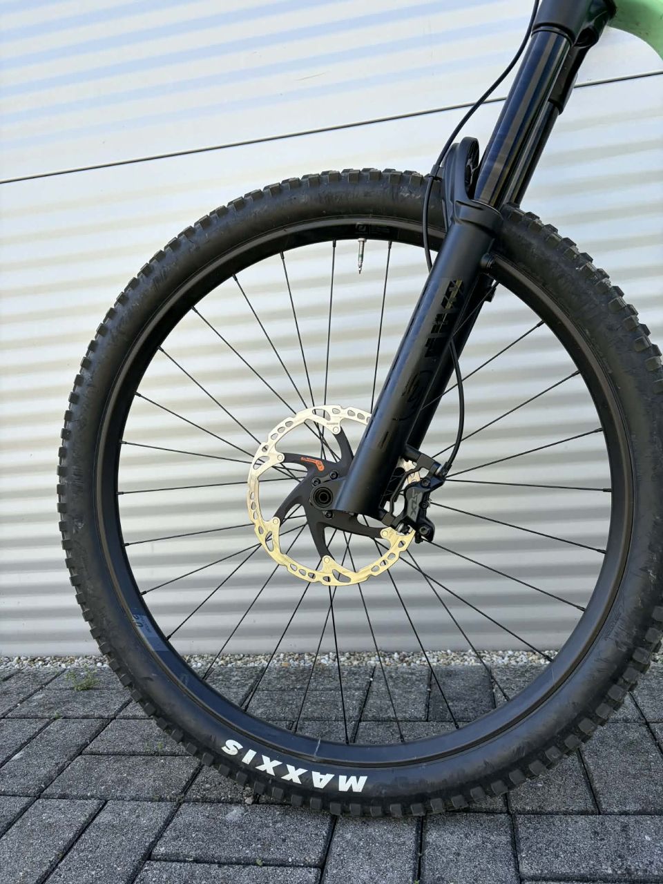 2024 BOLD Unplugged Pro Enduro Kerékpár