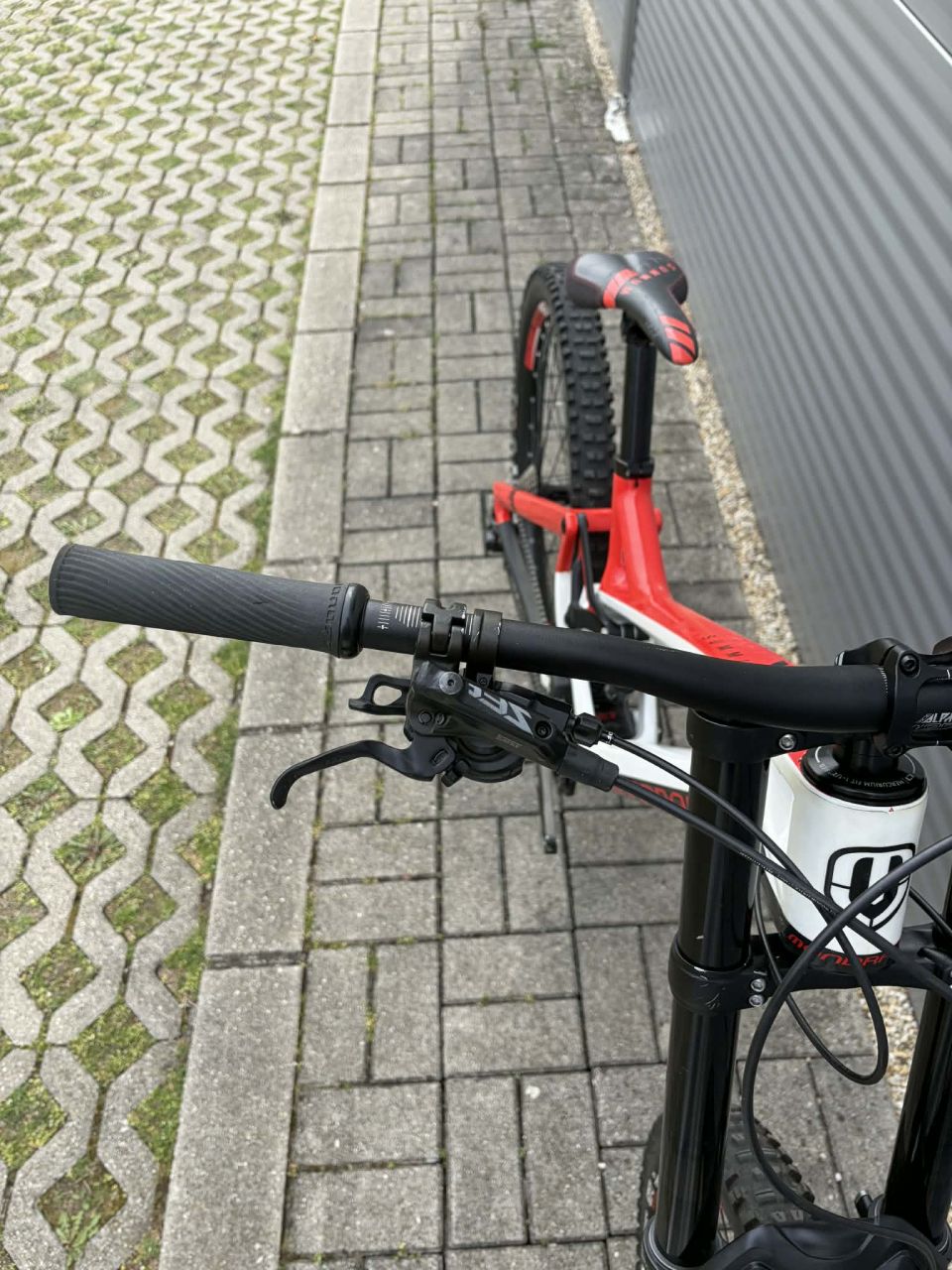 2019 Mondraker Summum Carbon Pro Downhill Kerékpár 2019 Mondraker Summum Carbon Pro Downhill Kerékpár