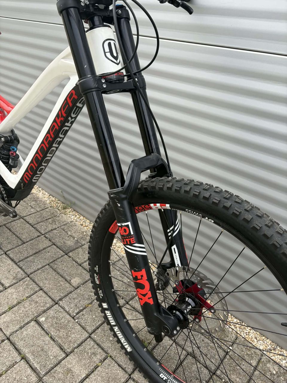 2019 Mondraker Summum Carbon Pro Downhill Kerékpár 2019 Mondraker Summum Carbon Pro Downhill Kerékpár