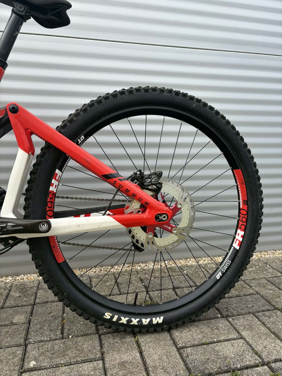 2019 Mondraker Summum Carbon Pro Downhill Kerékpár 2019 Mondraker Summum Carbon Pro Downhill Kerékpár
