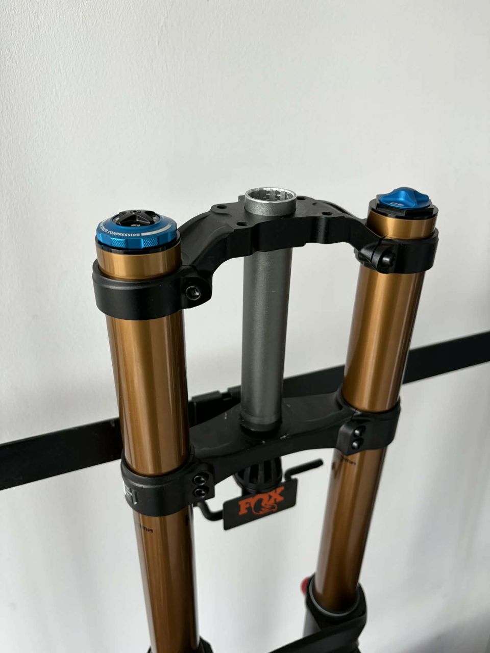 2025 FOX 40 FLOAT FACTORY GRIP X2 203MM 29" Villa