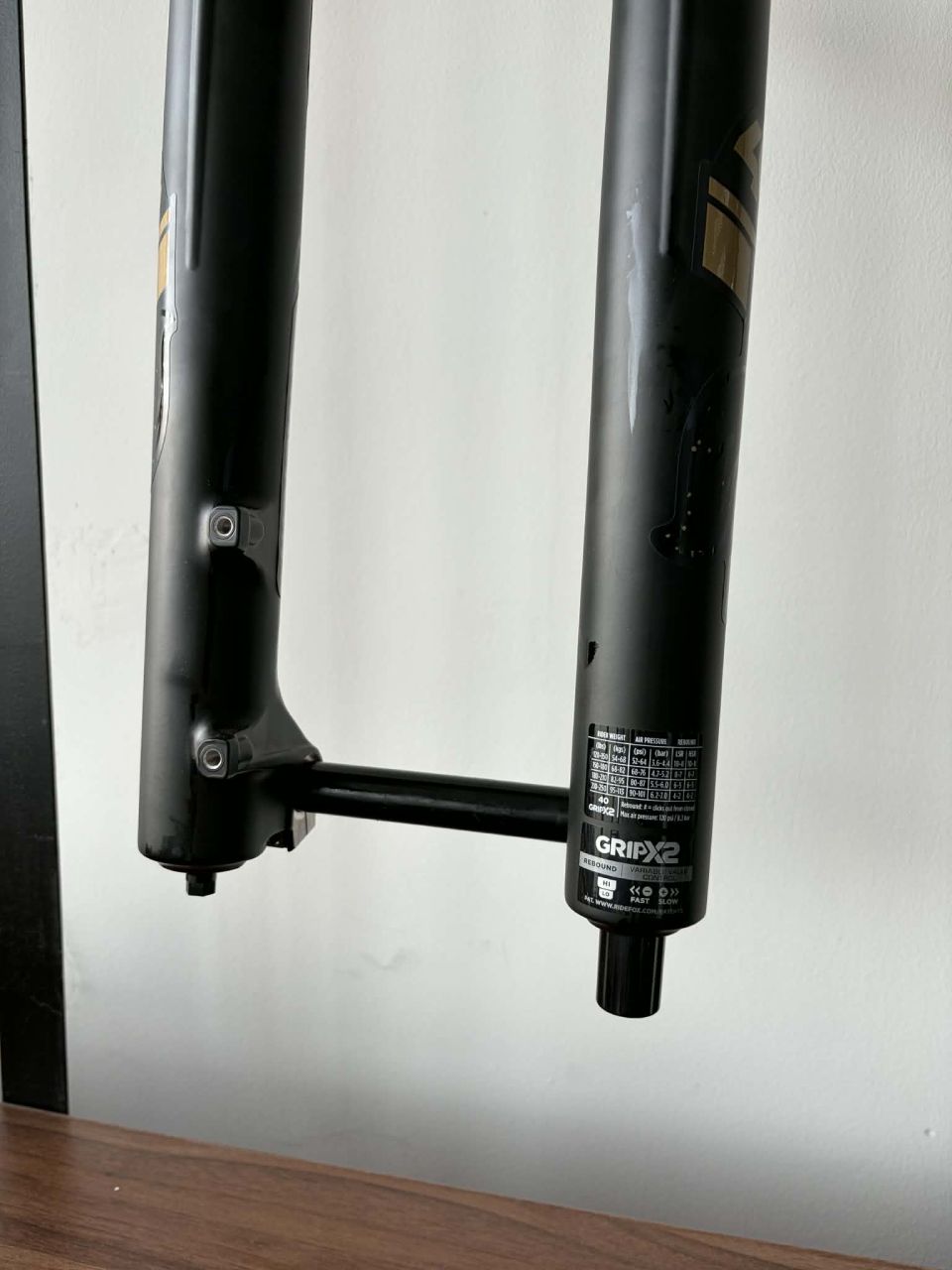 2025 FOX 40 FLOAT FACTORY GRIP X2 203MM 29" Villa