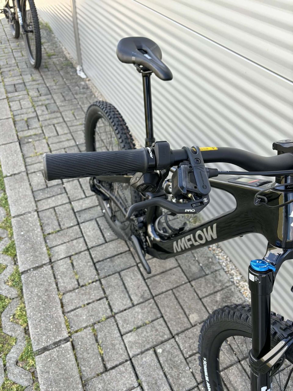 2027 Amflow PX Carbon E-bike
