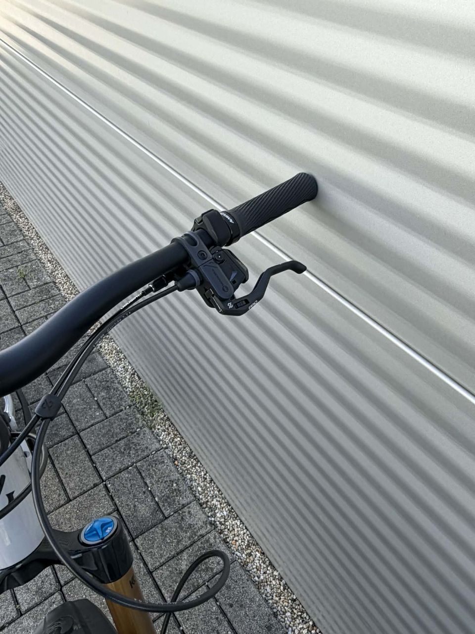 2027 Amflow PX Carbon Pro E-bike