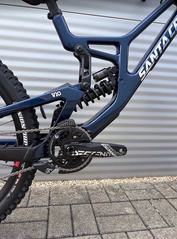 2027 Santa Cruz V10 DH S Downhill Kerékpár
