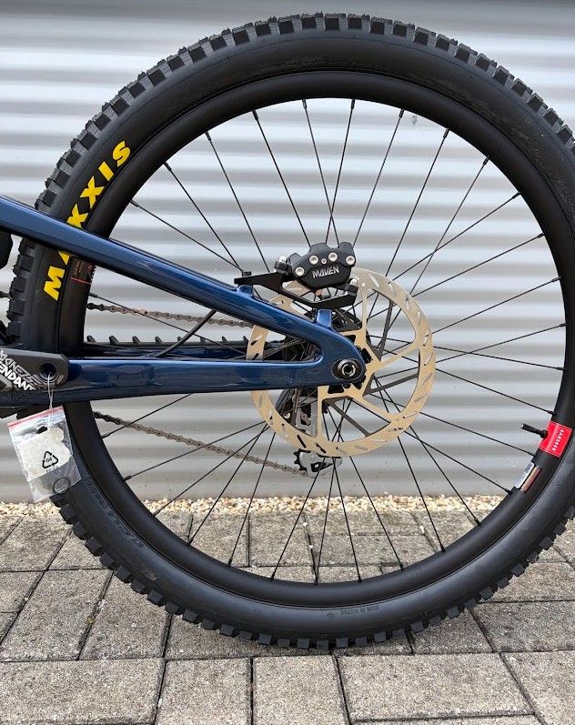 2027 Santa Cruz V10 DH S Downhill Kerékpár
