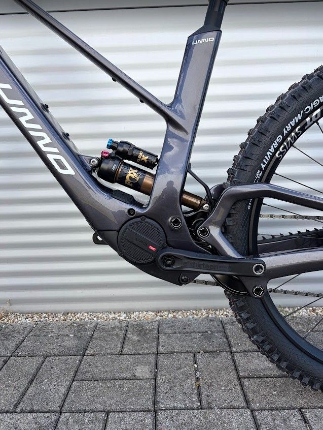 2027 UNNO MITH Race E-bike