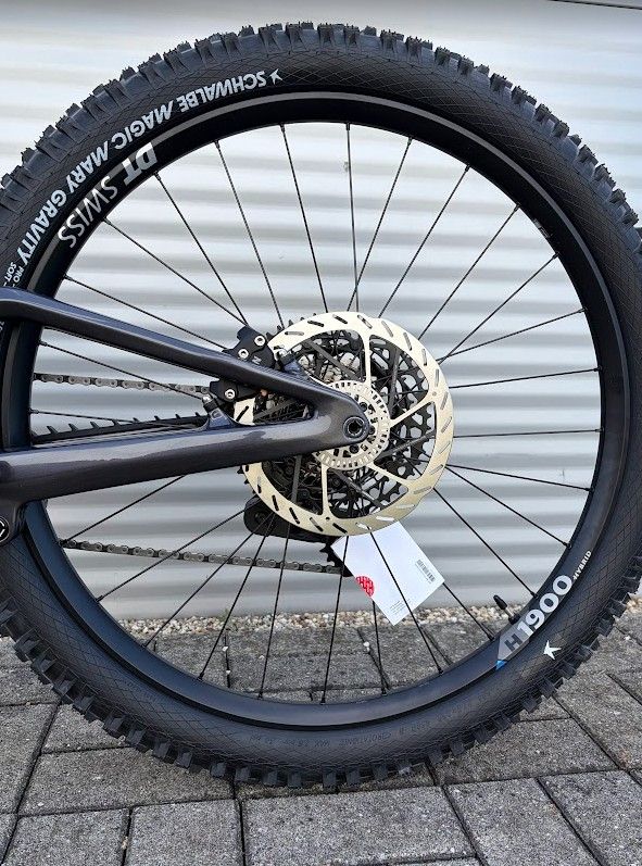 2027 UNNO MITH Race E-bike