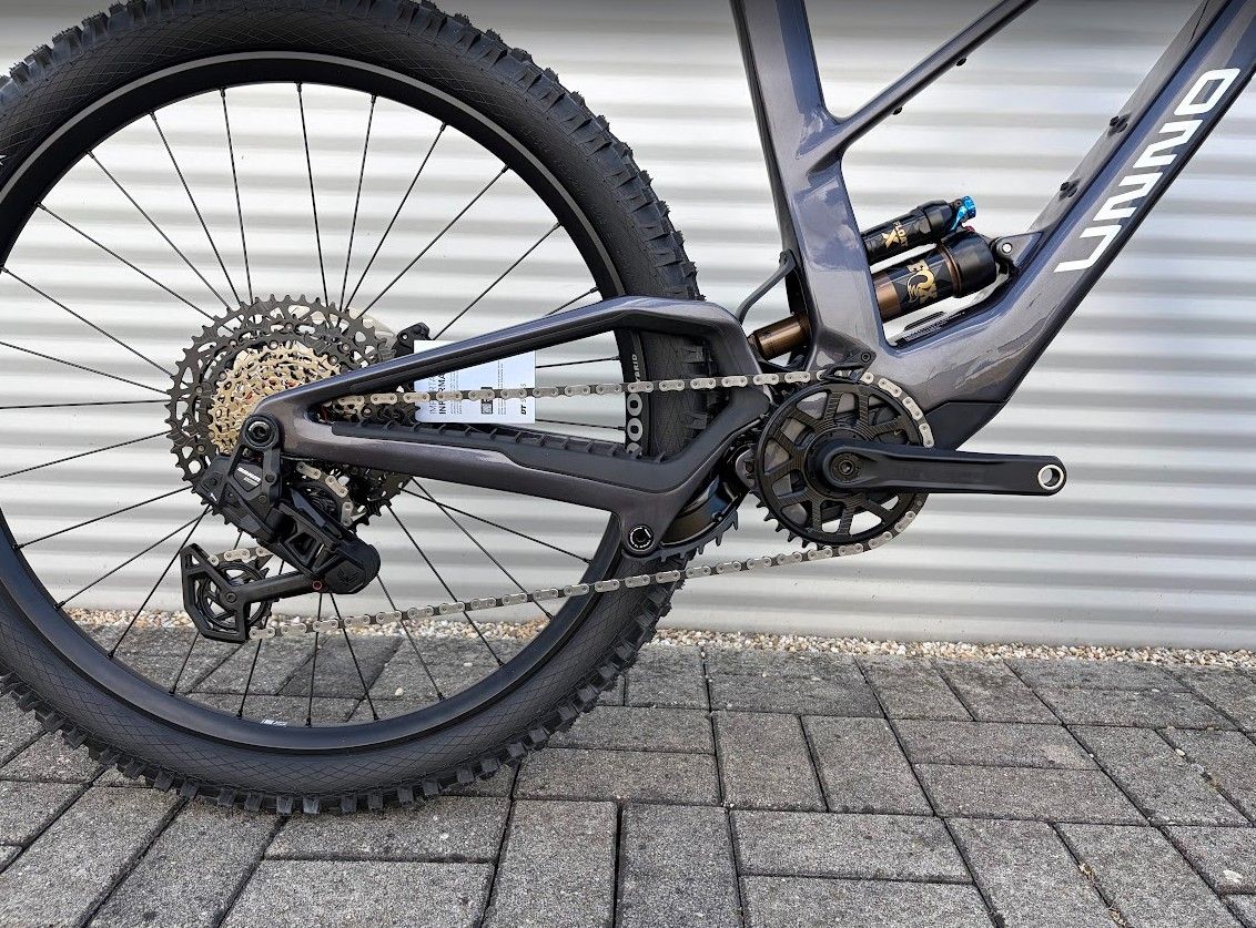 2027 UNNO MITH Race E-bike