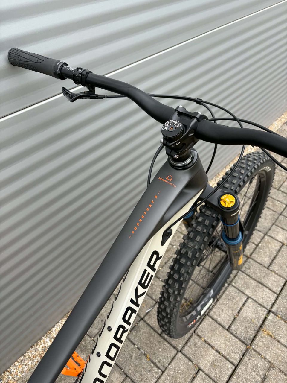 2023 Mondraker Superfoxy Carbon R Enduro Kerékpár