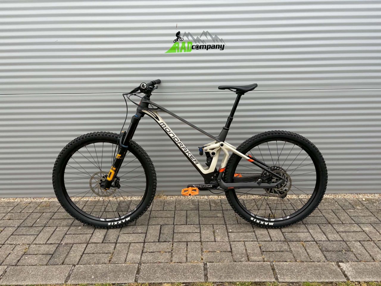 2023 Mondraker Superfoxy Carbon R Enduro Kerékpár