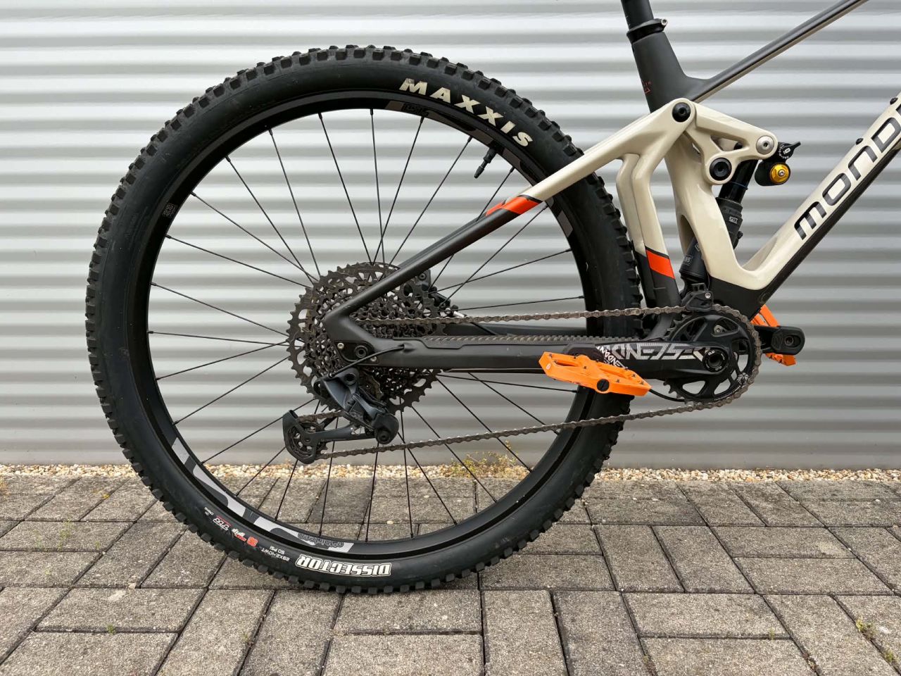 2023 Mondraker Superfoxy Carbon R Enduro Kerékpár