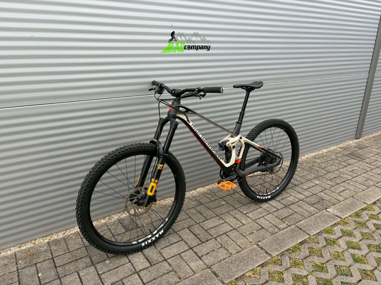 2023 Mondraker Superfoxy Carbon R Enduro Kerékpár