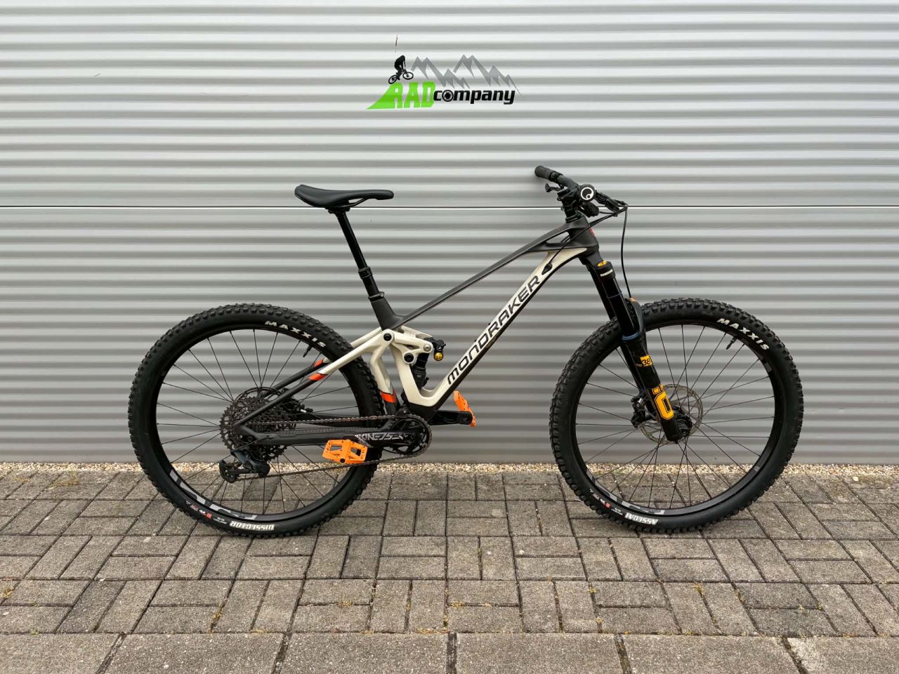 2023 Mondraker Superfoxy Carbon R Enduro Kerékpár