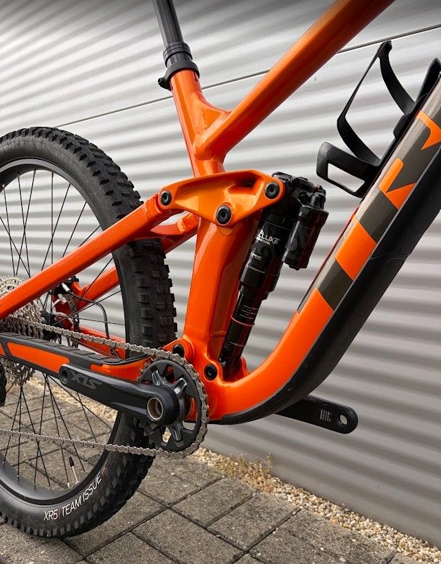 2022 Trek Slash 7 29" Enduro Kerékpár