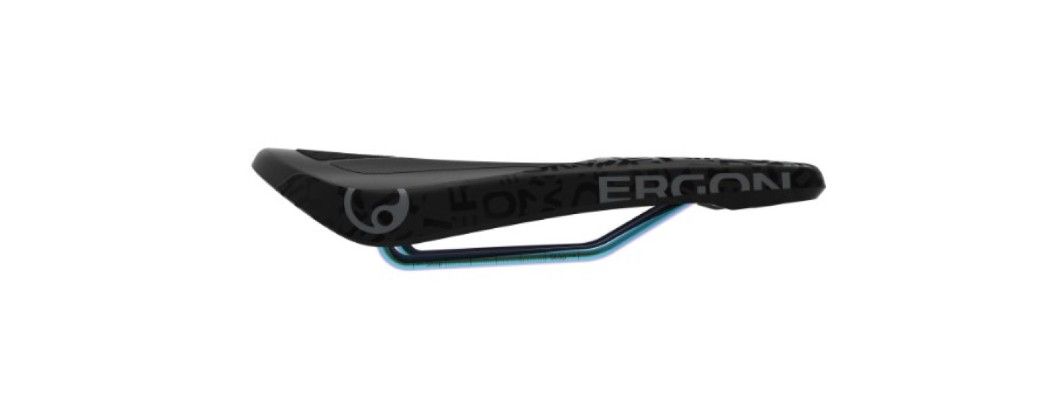 Ergon SM Downhill Comp Team Oil Slick Nyereg 