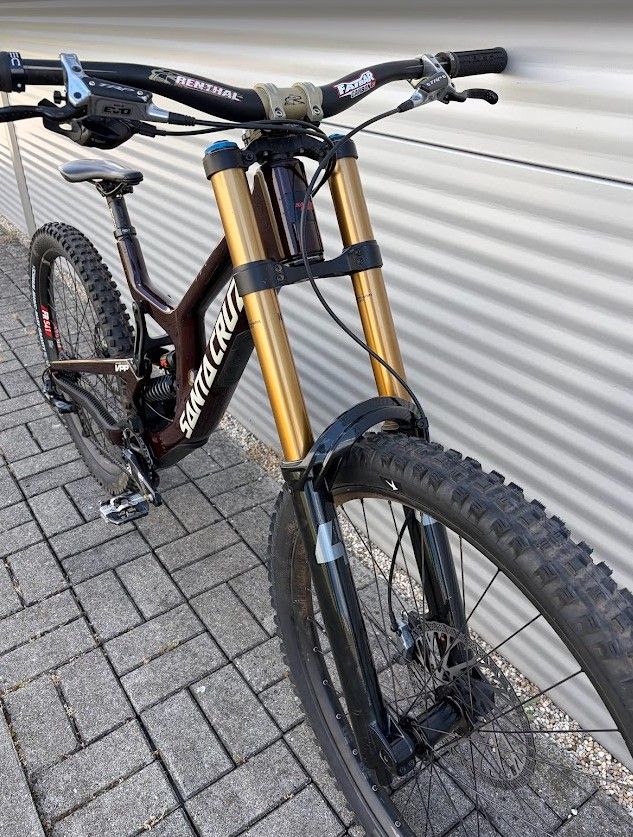 2023 Santa Cruz V10 Downhill Kerékpár