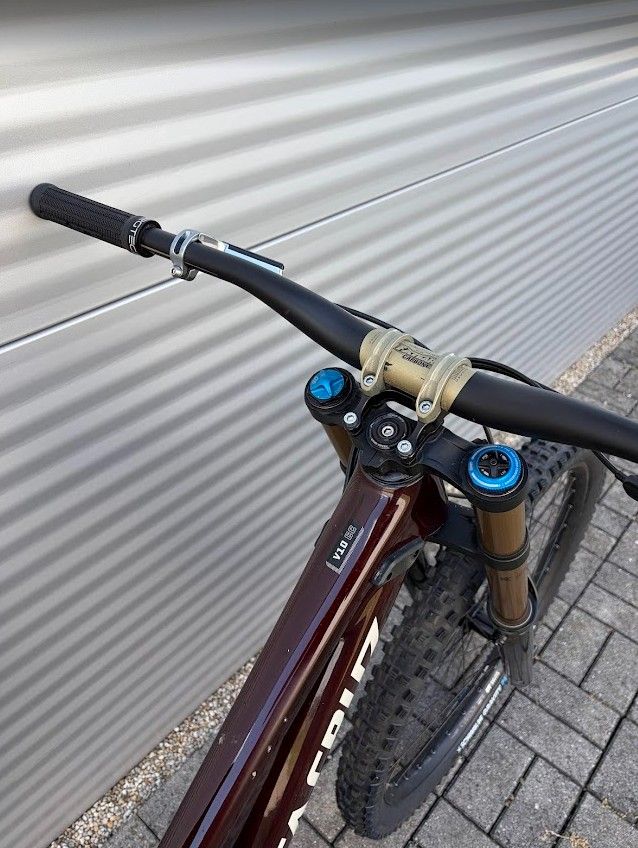 2023 Santa Cruz V10 Downhill Kerékpár