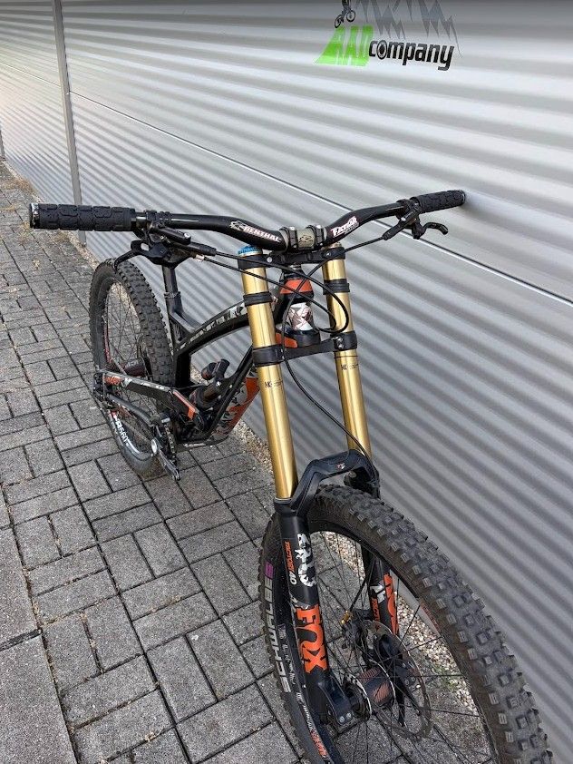 2016 YT Tues CF Pro Downhill Kerékpár