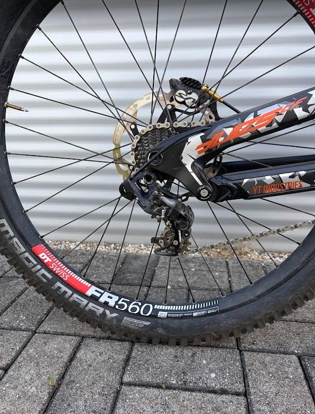 2016 YT Tues CF Pro Downhill Kerékpár