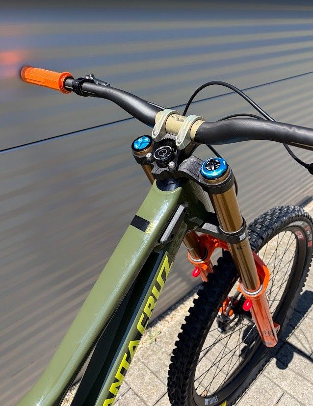 2027 Santa Cruz V10 Downhill Kerékpár