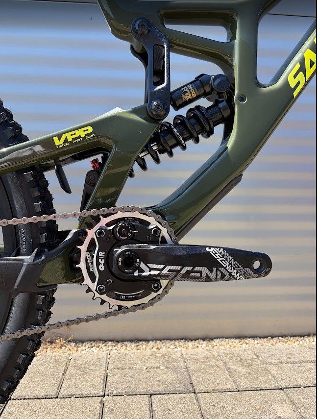 2027 Santa Cruz V10 Downhill Kerékpár