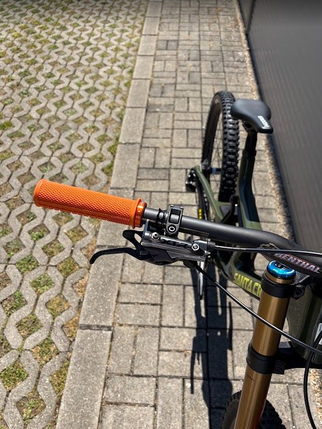 2027 Santa Cruz V10 Downhill Kerékpár
