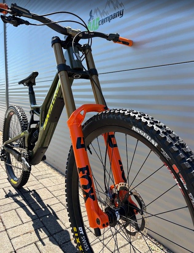 2027 Santa Cruz V10 Downhill Kerékpár