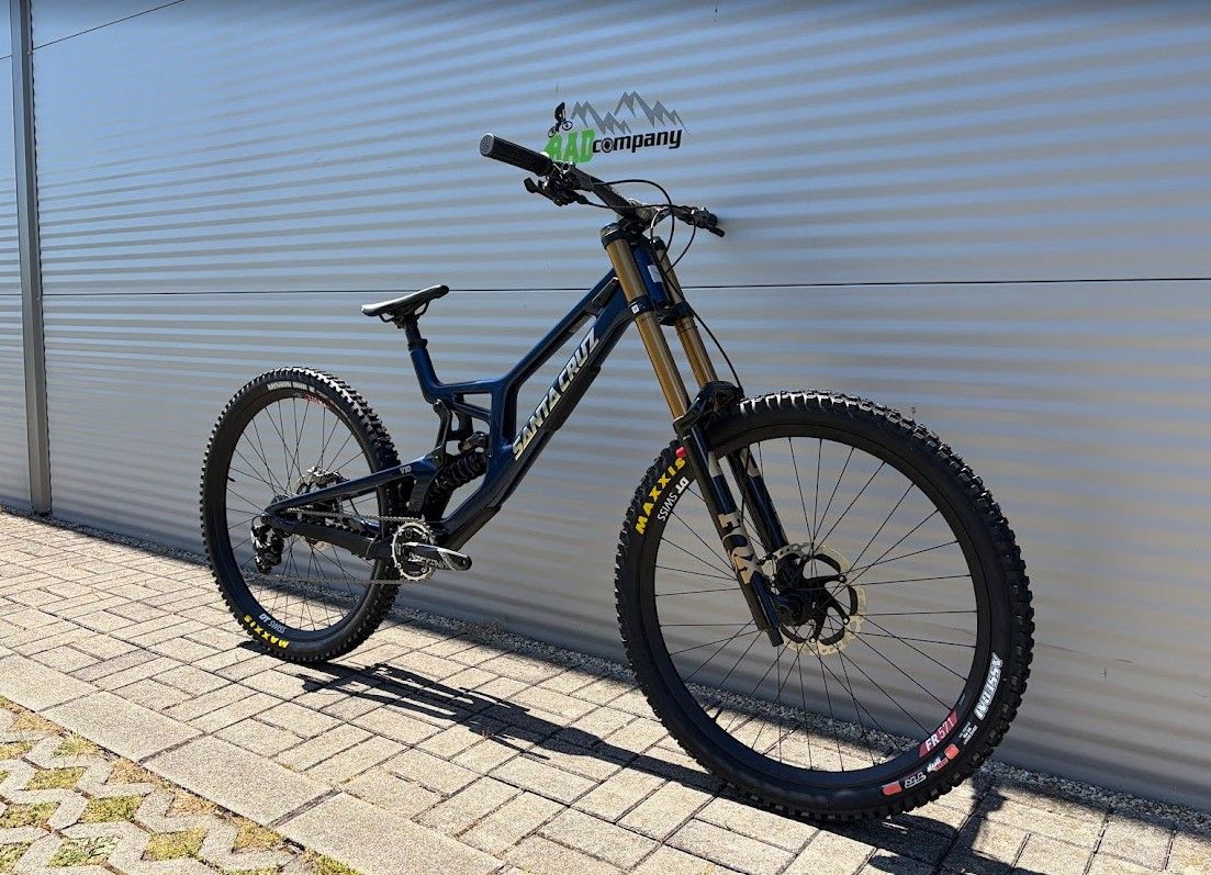 2027 Santa Cruz V10 Downhill Kerékpár