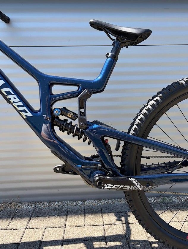 2027 Santa Cruz V10 Downhill Kerékpár