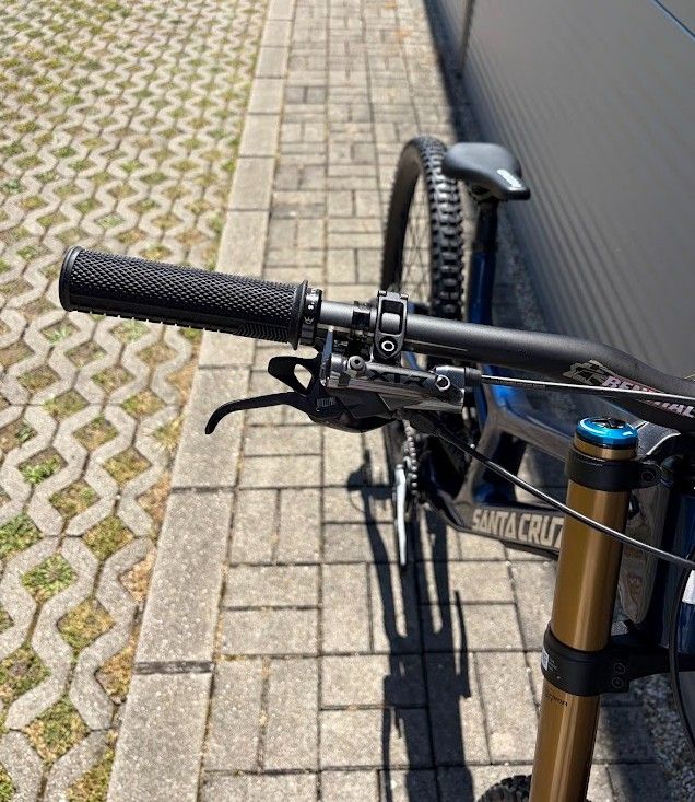 2027 Santa Cruz V10 Downhill Kerékpár