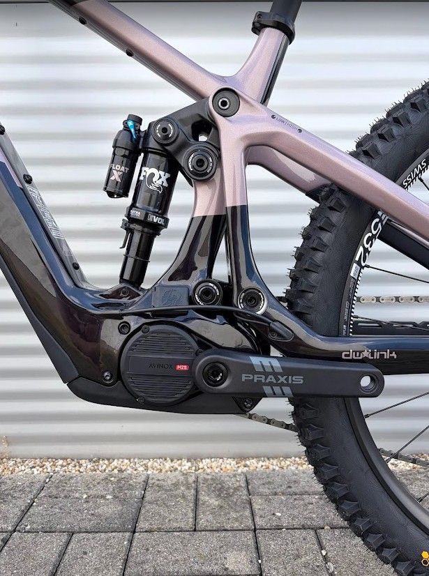 2026 Pivot Shuttle AMP'd Ride GX E-Bike