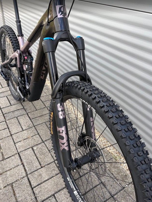 2026 Pivot Shuttle AMP'd Ride GX E-Bike