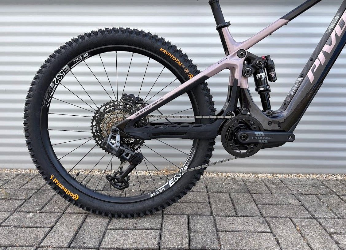 2026 Pivot Shuttle AMP'd Ride GX E-Bike