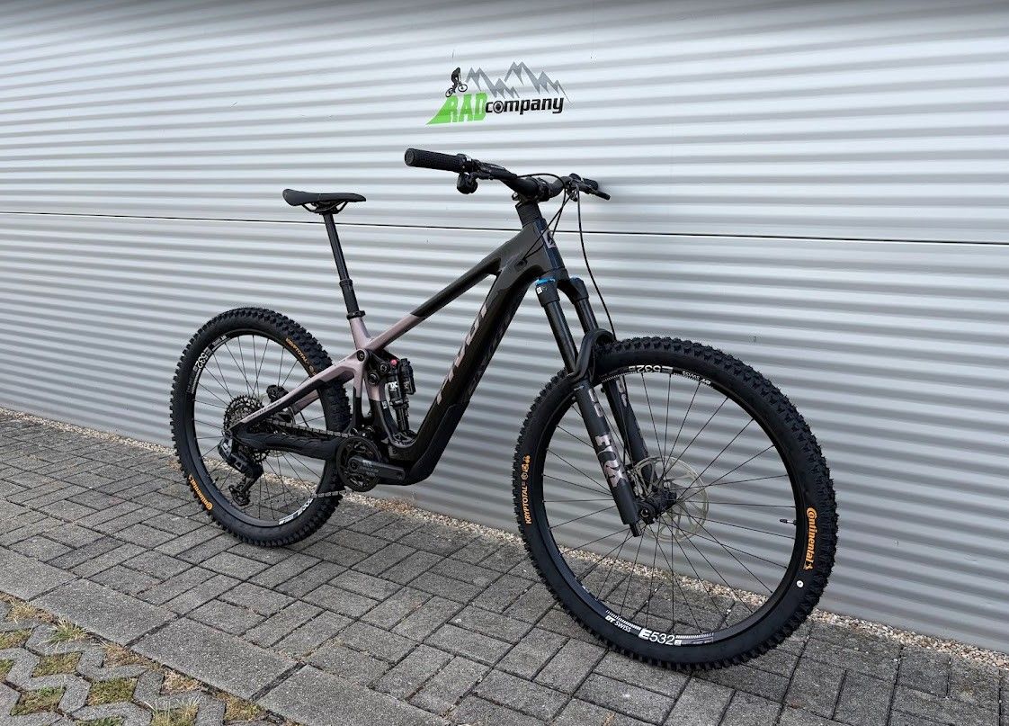 2026 Pivot Shuttle AMP'd Ride GX E-Bike