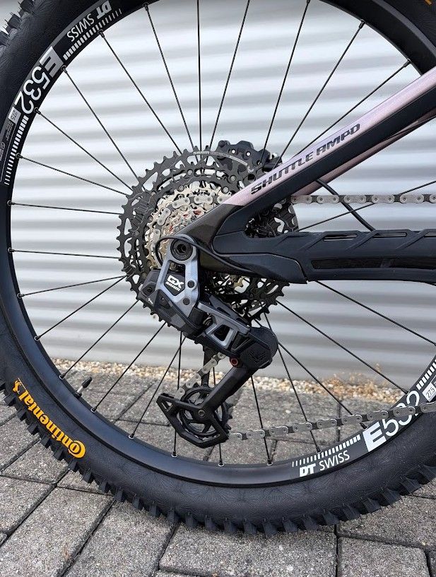 2026 Pivot Shuttle AMP'd Ride GX E-Bike