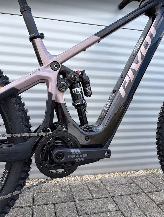 2026 Pivot Shuttle AMP'd Ride GX E-Bike