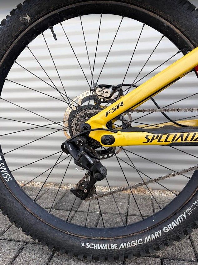 2023 Specialized Demo Downhill Kerékpár