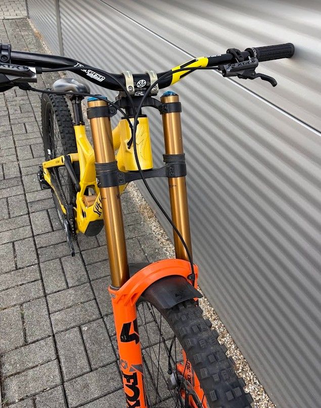 2023 Specialized Demo Downhill Kerékpár