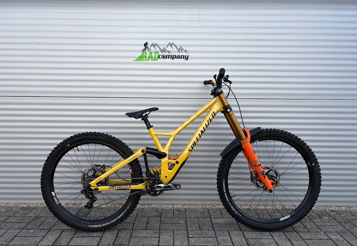 2023 Specialized Demo Downhill Kerékpár