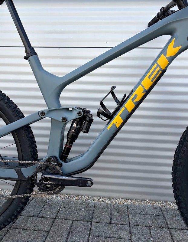 2022 Trek Slash 9.8 XT Gen 5 Enduro Kerékpár