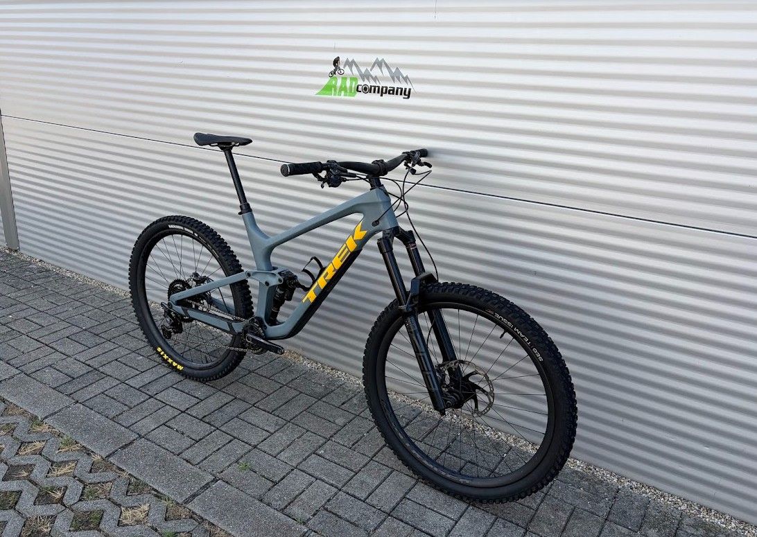 2022 Trek Slash 9.8 XT Gen 5 Enduro Kerékpár