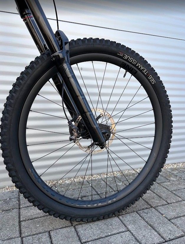 2022 Trek Slash 9.8 XT Gen 5 Enduro Kerékpár