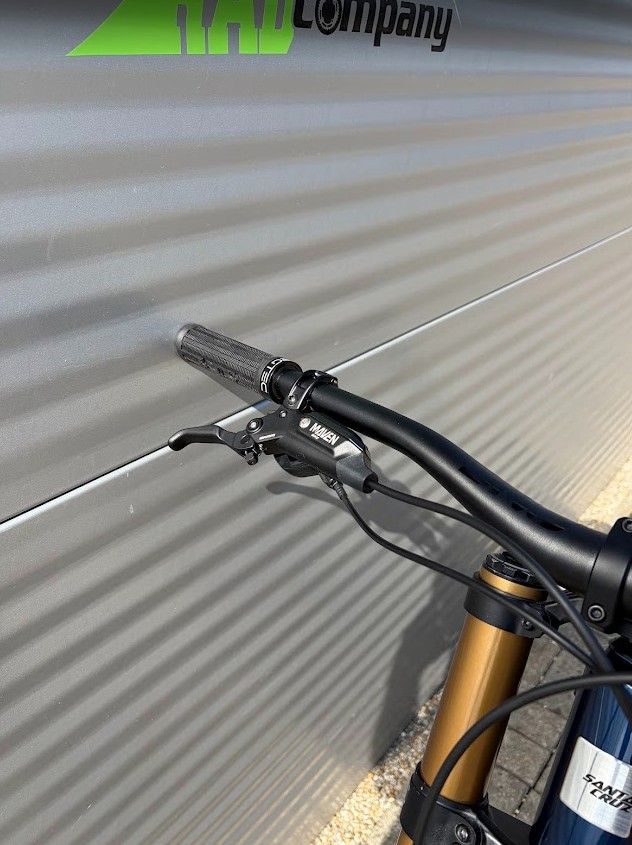 2027 Santa Cruz V10 Downhill Kerékpár